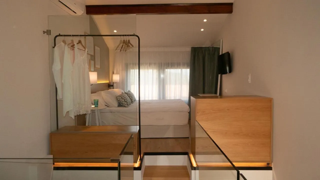 Dionysus Suites Ierissós 0*,